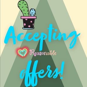 🛍 Accepting Offers! All Women’s clothing! 🛍♻️✨